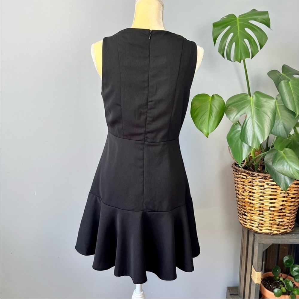 NWT | DO+BE Black Sleeveless V-Neck Mini Dress - Picture 3 of 6